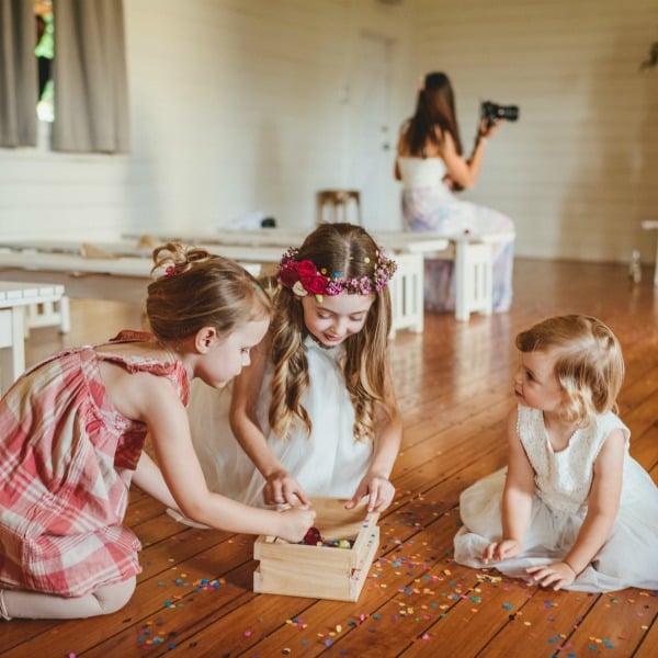 kathryn and ben relaxed country wedding 