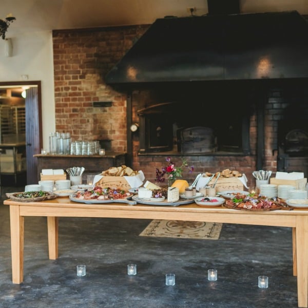 kathryn and ben relaxed country wedding 