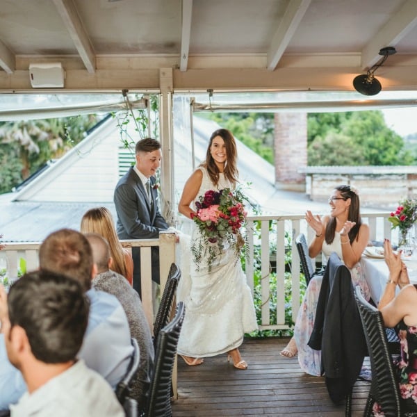 kathryn and ben relaxed country wedding 