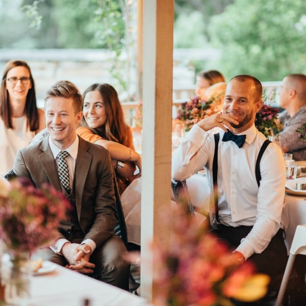 kathryn and ben relaxed country wedding 