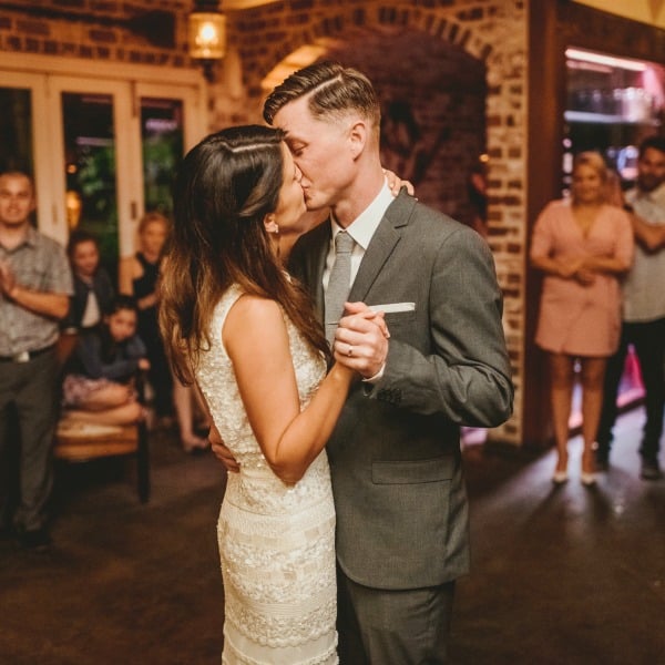 kathryn and ben relaxed country wedding 