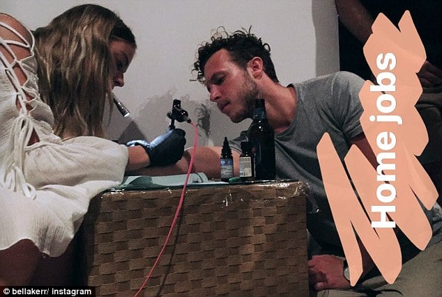 Margot Robbie gave tattoo to guests at her wedding