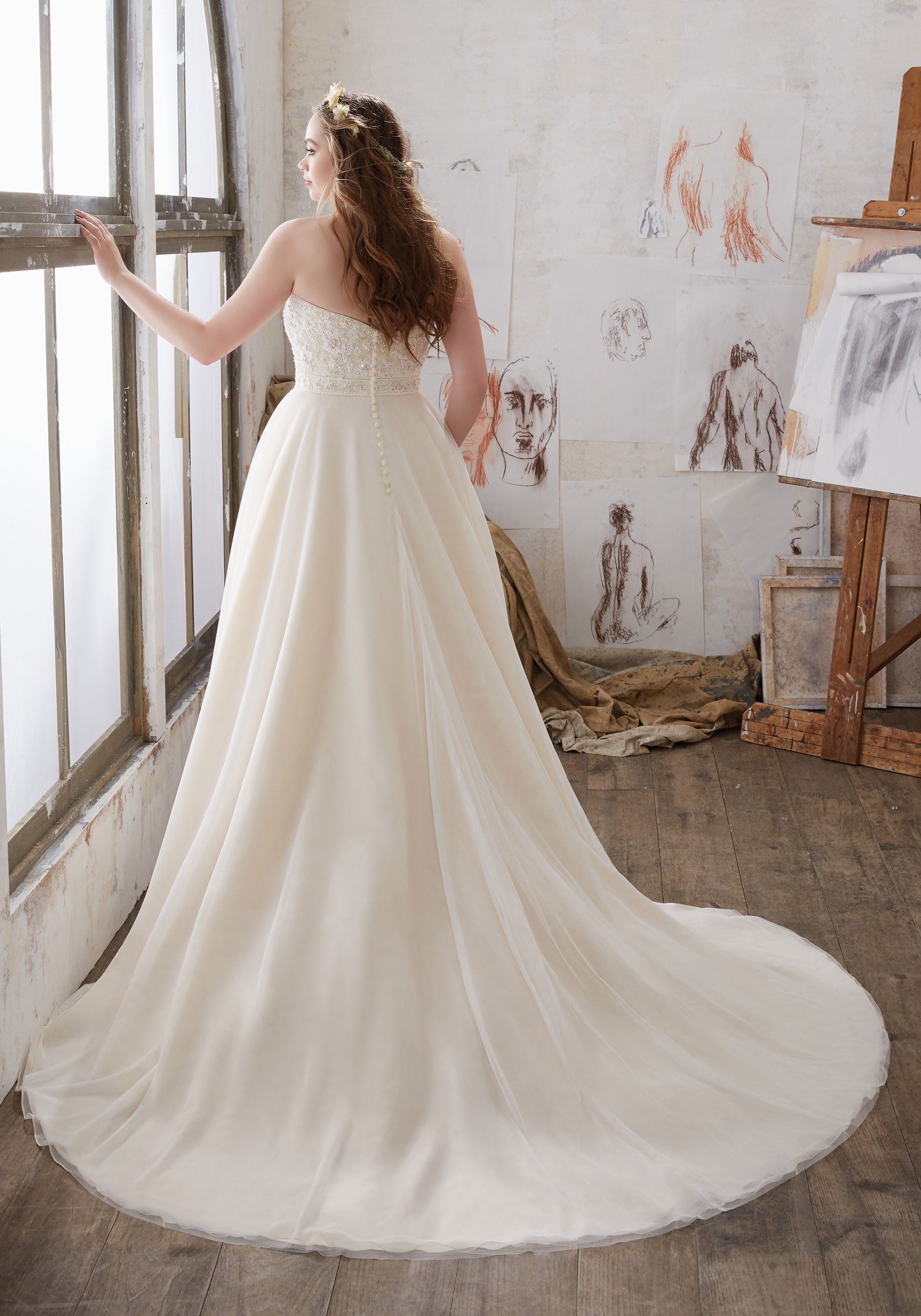 bride gown plus-size, plus-sized wedding dress 2017, morilee madeline gardner plus-size, madeline gardner bride, spring 2017 wedding dress plus-size, plus-size bride