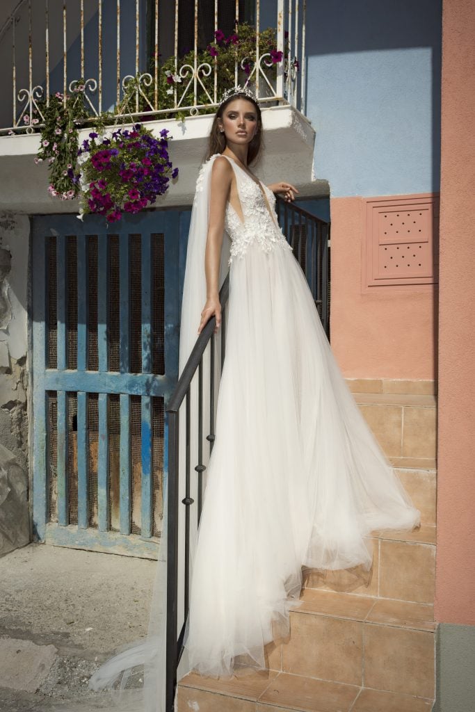 julie vino wedding, julie vino bride, julie vino 2017, julie vino gowns, julie vino wedding gown