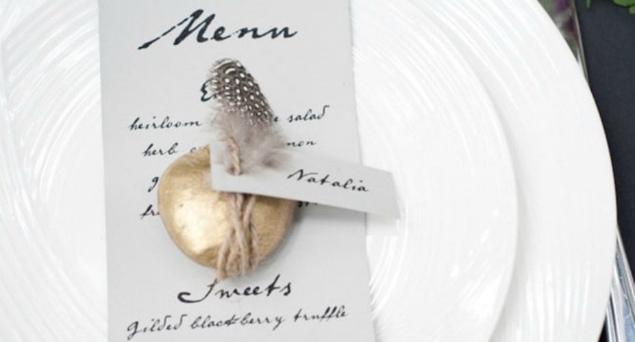 wedding style feathers, styling feathers wedding, feather wedding decor