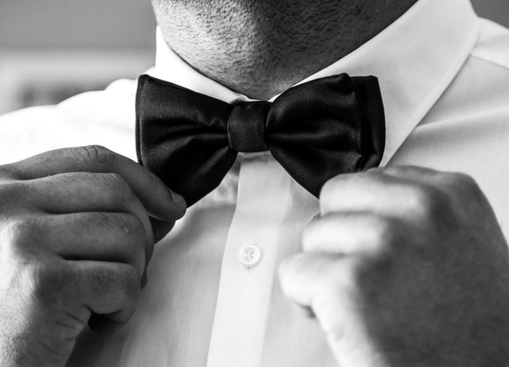 grooms bow
