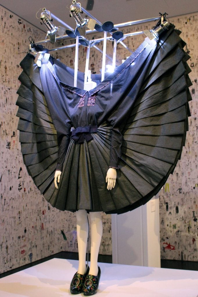 Fall 2007 Ready-to-Wear Grey Hanging Dress from Viktor &amp; Rolf