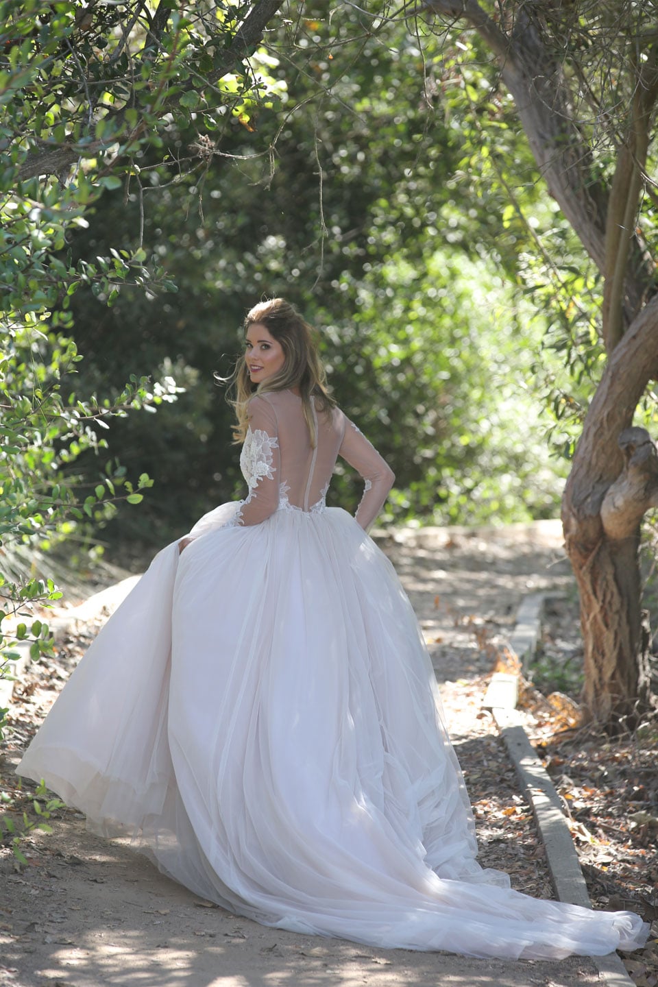 Erin Cole Fall 2017 New York Bridal Week Wedding Dress Collection