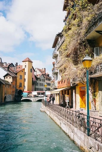 Top 20 Honeymoon Destinations in France For A Romantic Getaway