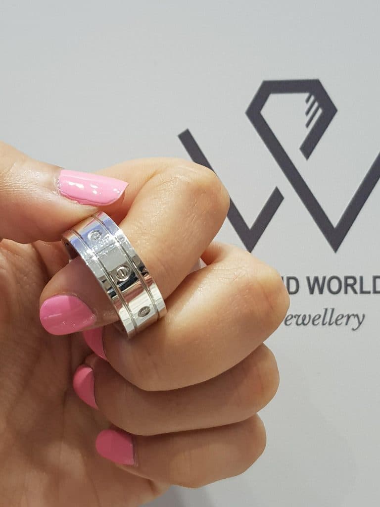6 Stunning Wedding Bands For Men