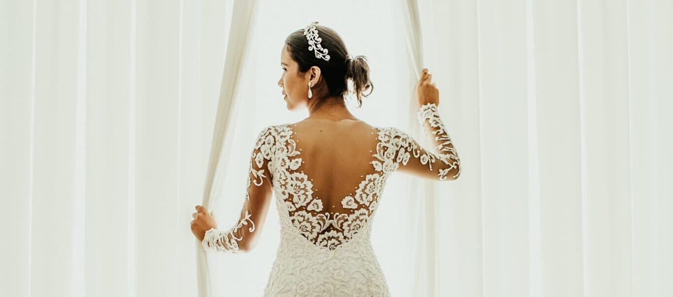 How to Choose a Wedding Dress: The Complete Bride's Guide