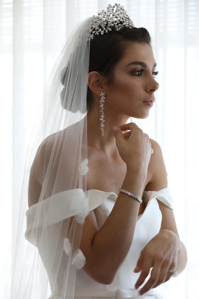 Can You Wear A Tiara And Drop Earrings? Royal Style Advice According To Meghan Markle