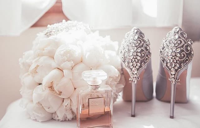 How To Bring A Little Bling To Your Wedding