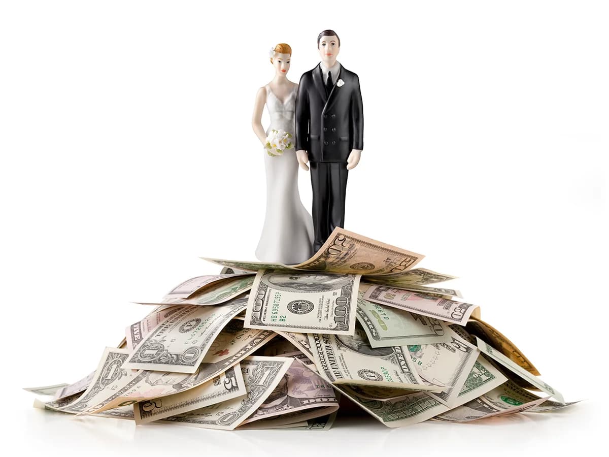 The Wedding Gift Price Tag Is Getting Weird: How Much Should You Actually Give in 2026?