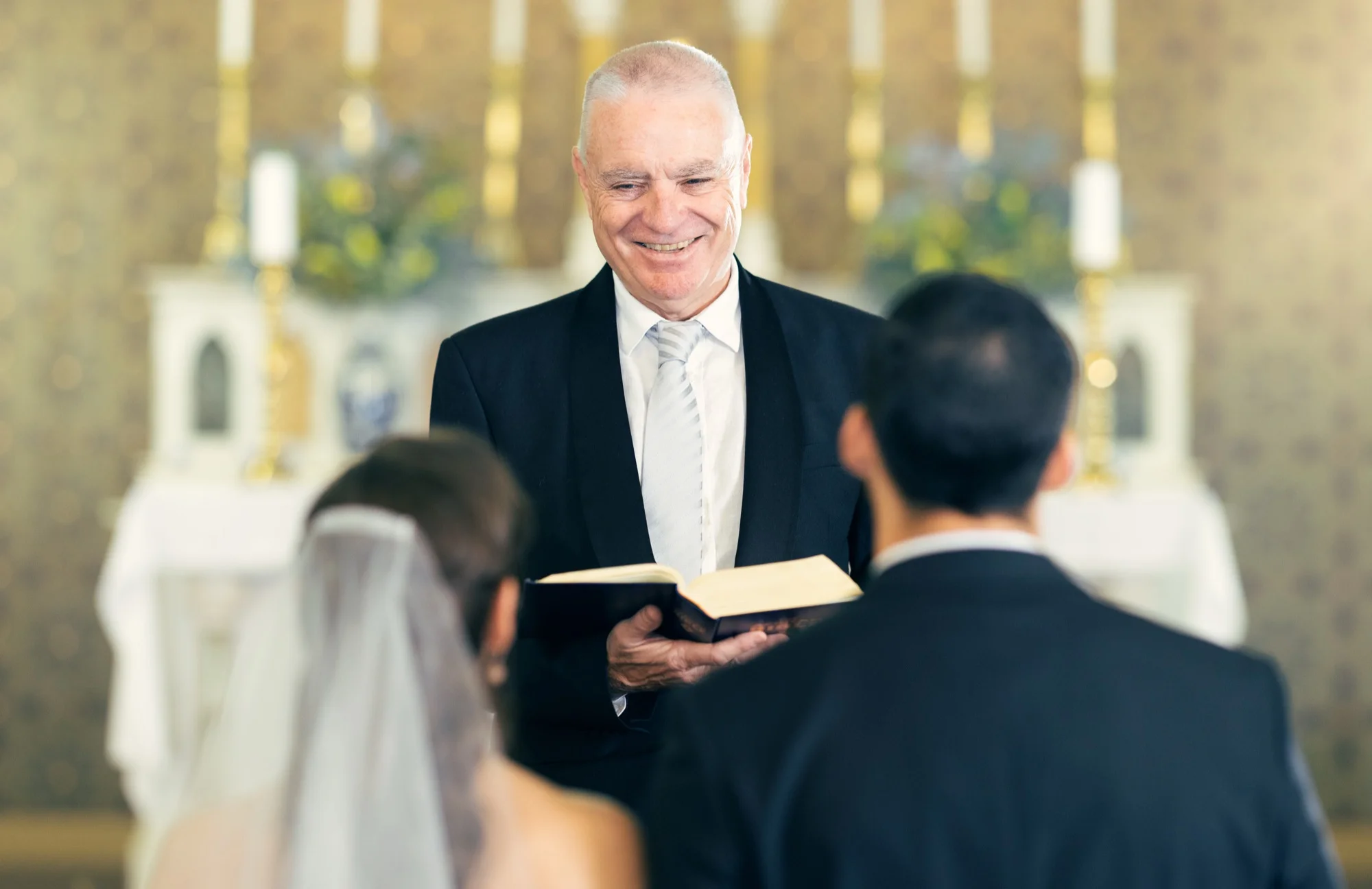 How to Choose a Wedding Celebrant