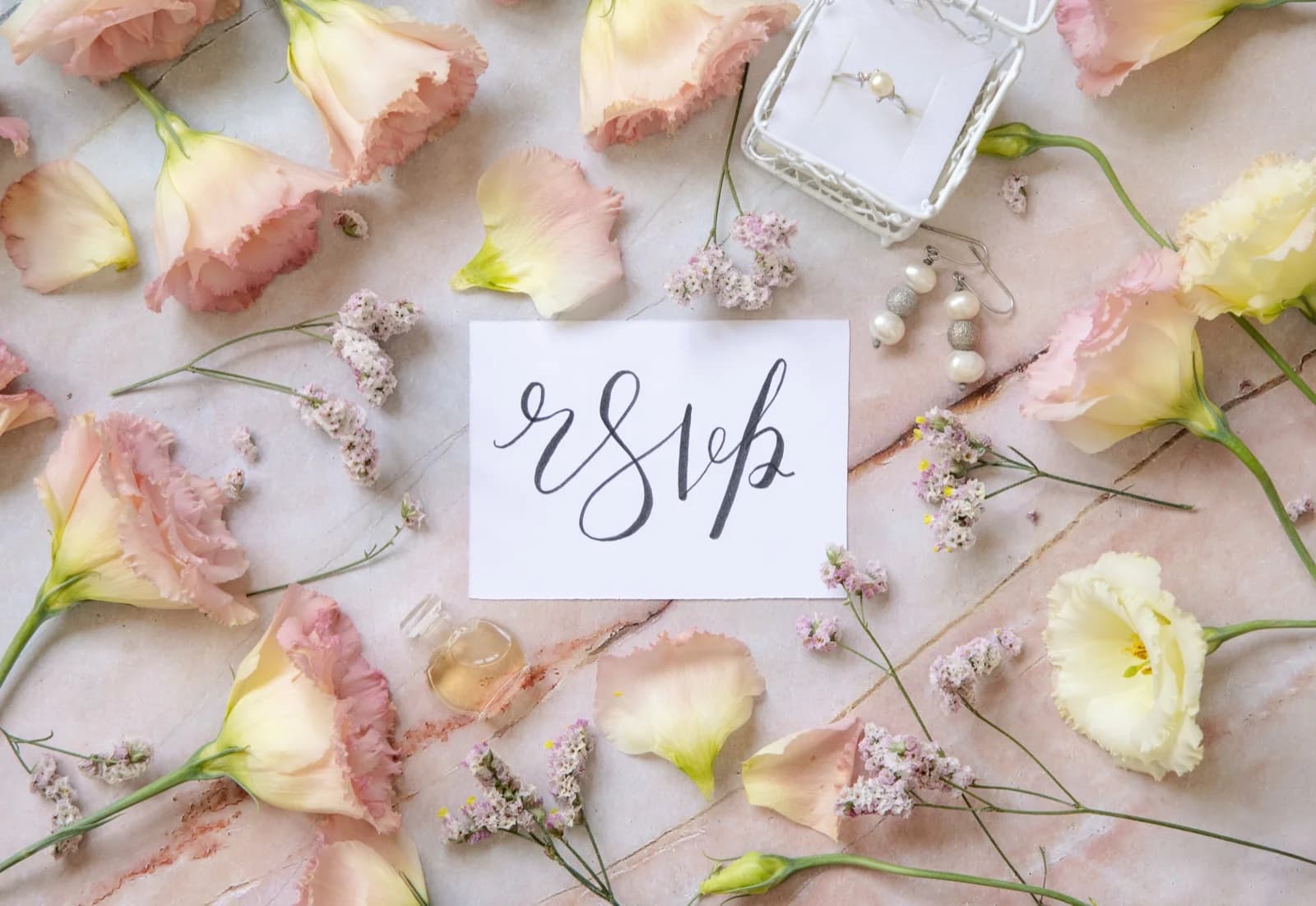 How to Manage Wedding RSVPs From Invitation to Final Numbers