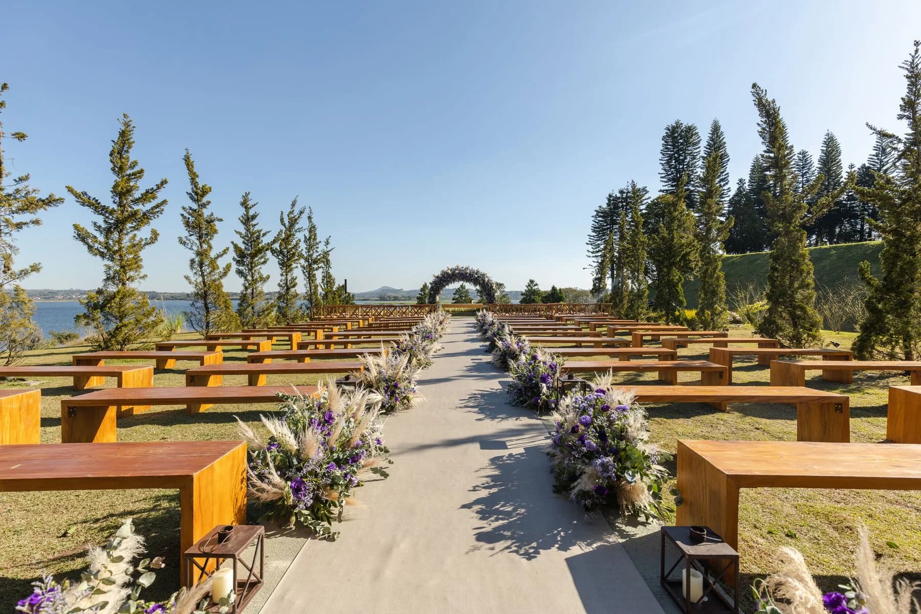 How Do You Build a Wedding Day Timeline, Minute by Minute?