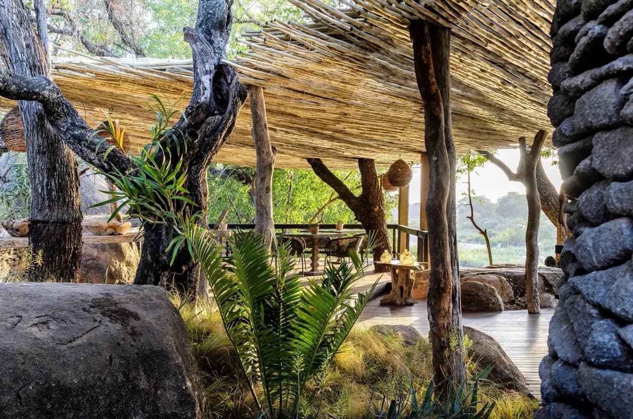 African Honeymoons: Private Safari and Island Escapes by Season