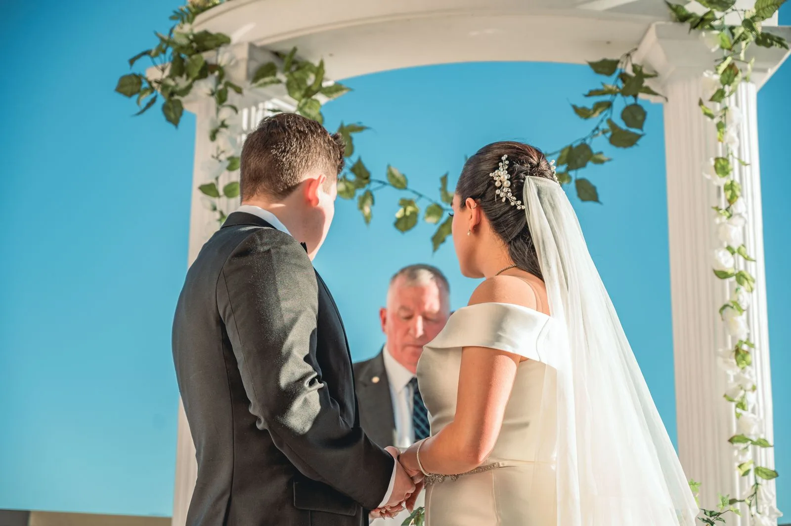Unity Ceremony Meaning and 10 Ideas to Try