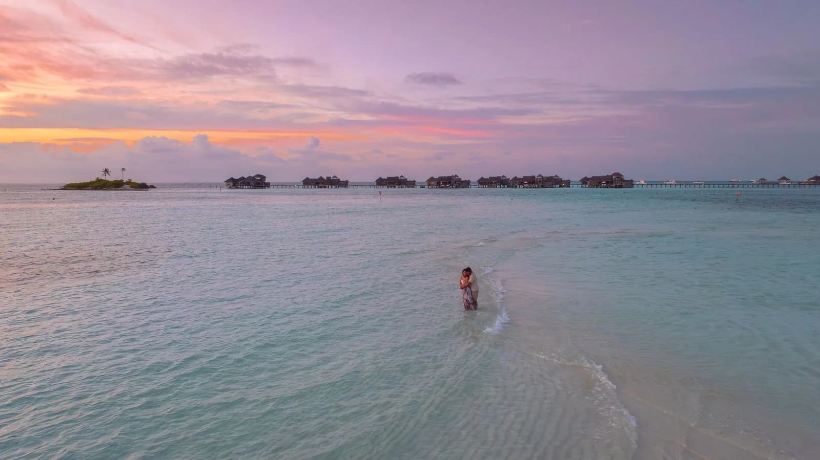 Honeymoon Fund vs Registry for a Luxury Wedding