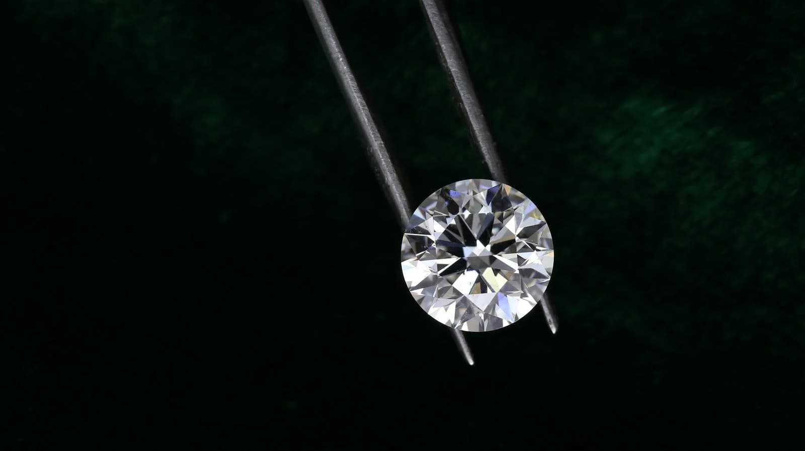Diamond Buying Guide for Engagement Rings