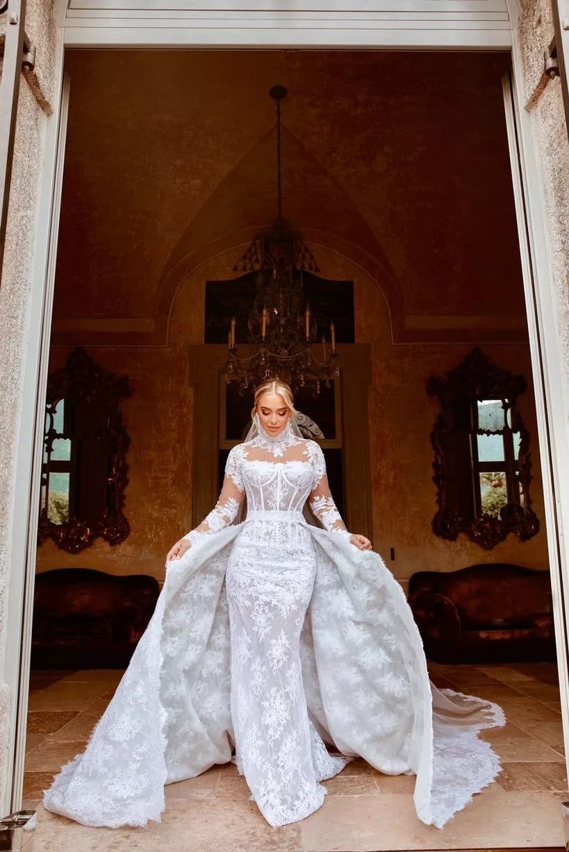 How to Style Multiple Dresses Like Taylor Ward on Your Wedding