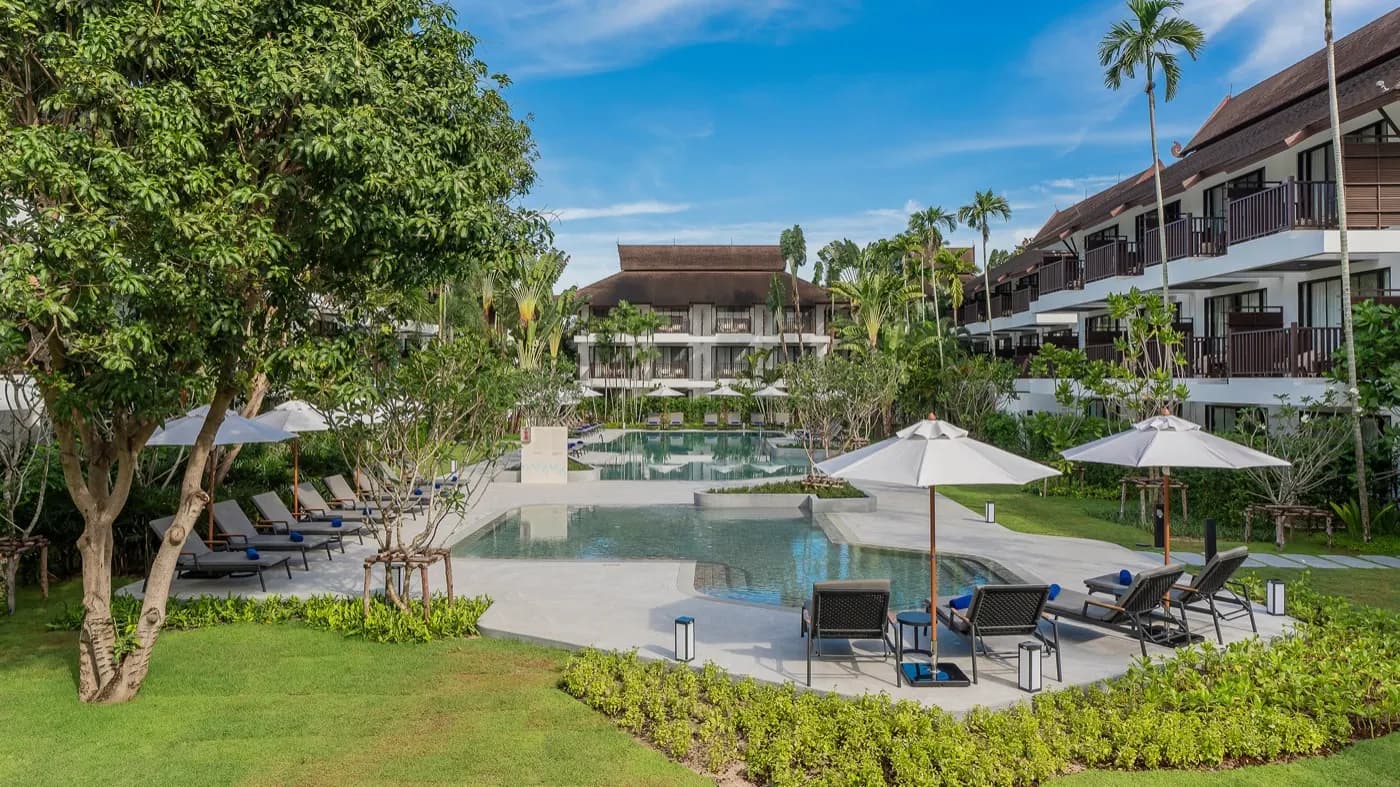 Garden pool wing