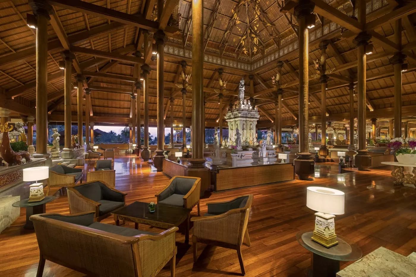 Open-air lobby