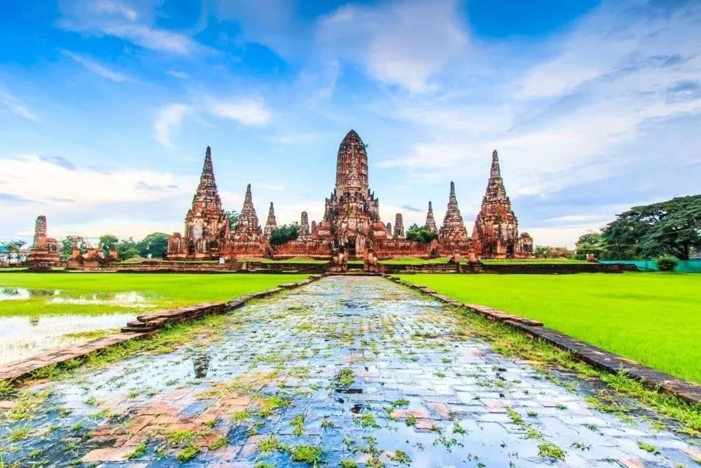 Bang Pa-In, Ayutthaya and Phitsanulok