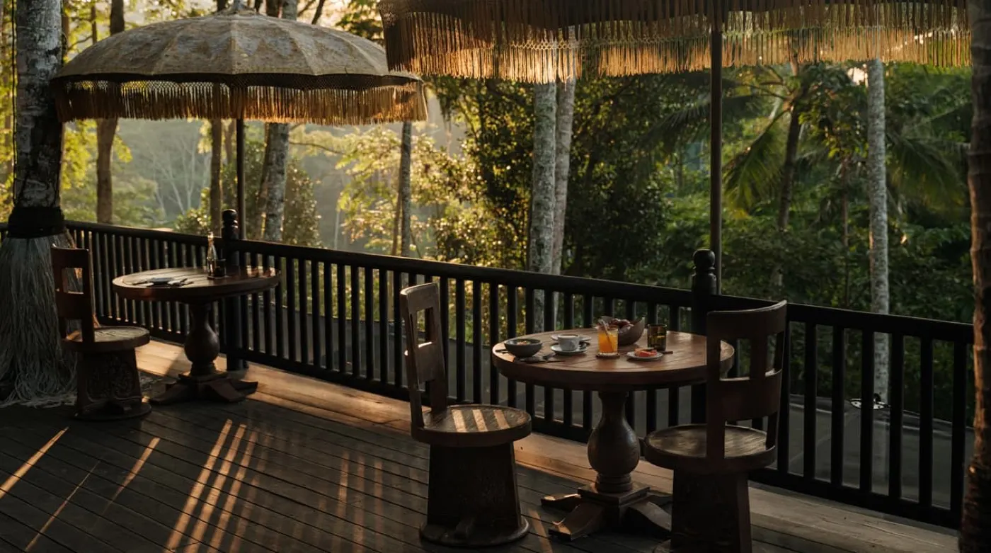 Jungle dining terrace