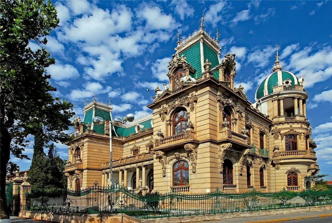 The ornate Quinta Gameros mansion with green domes in Chihuahua