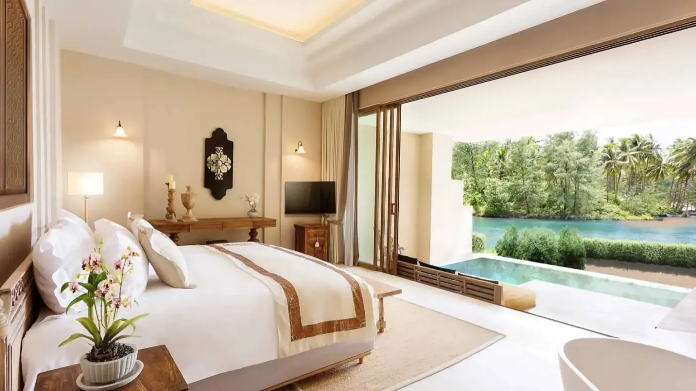 Pool suite bedroom