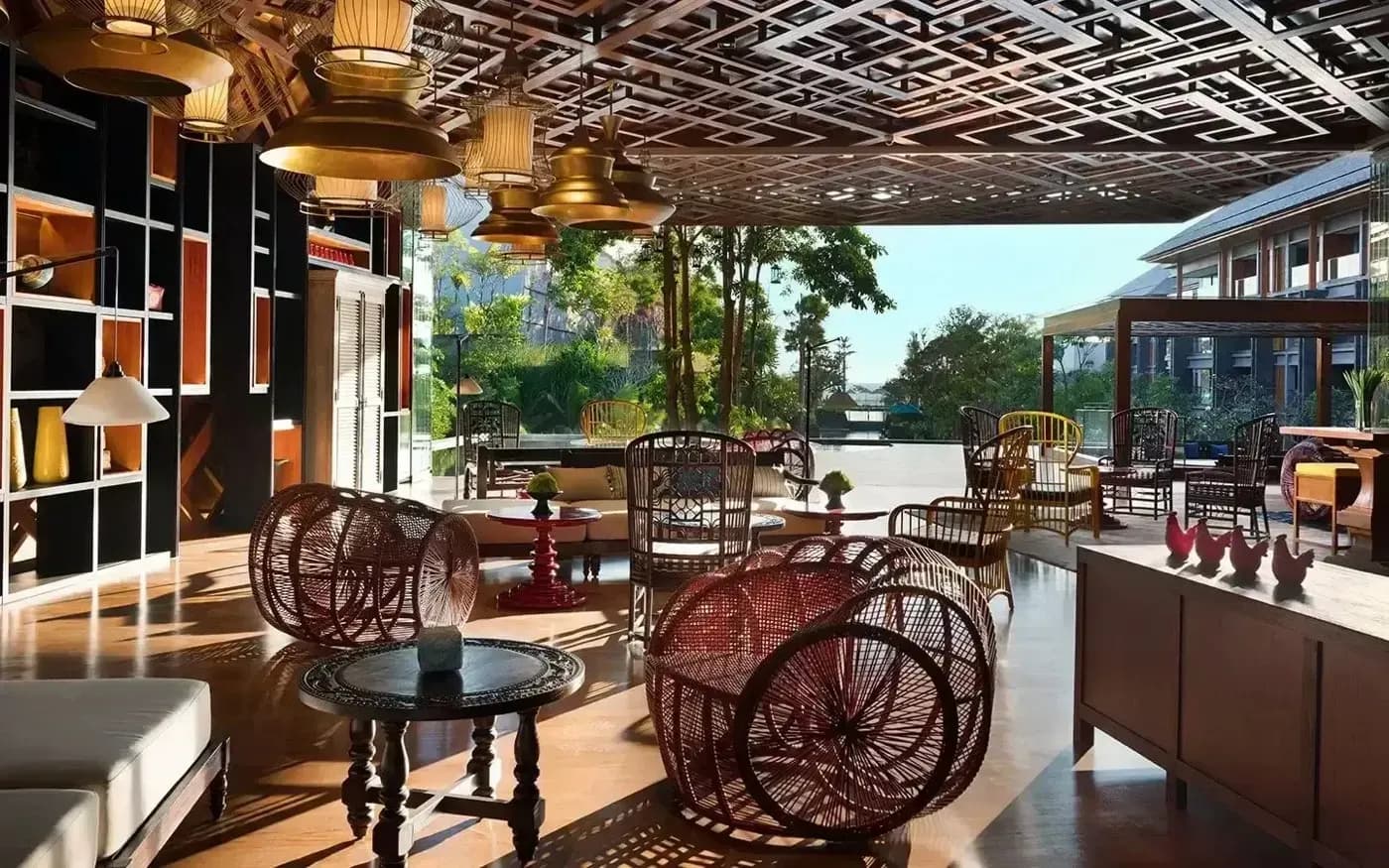Lobby lounge