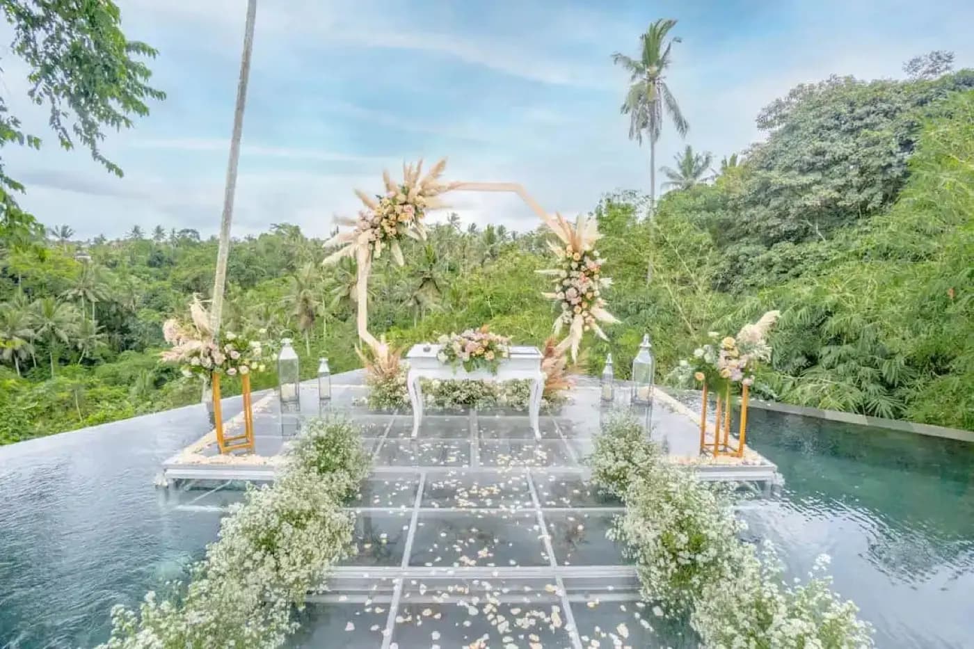 Infinity Pool floating stage