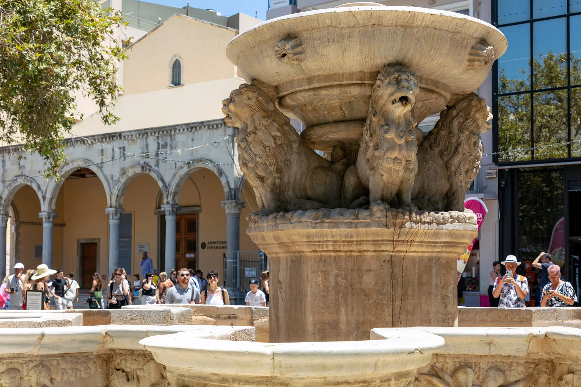The lion fountain in the centre of Heraklion