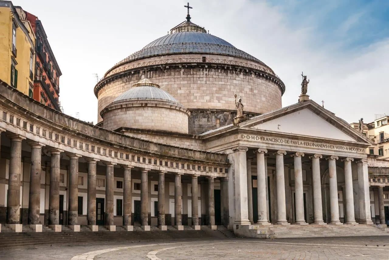 Arrive in Naples, an evening tour