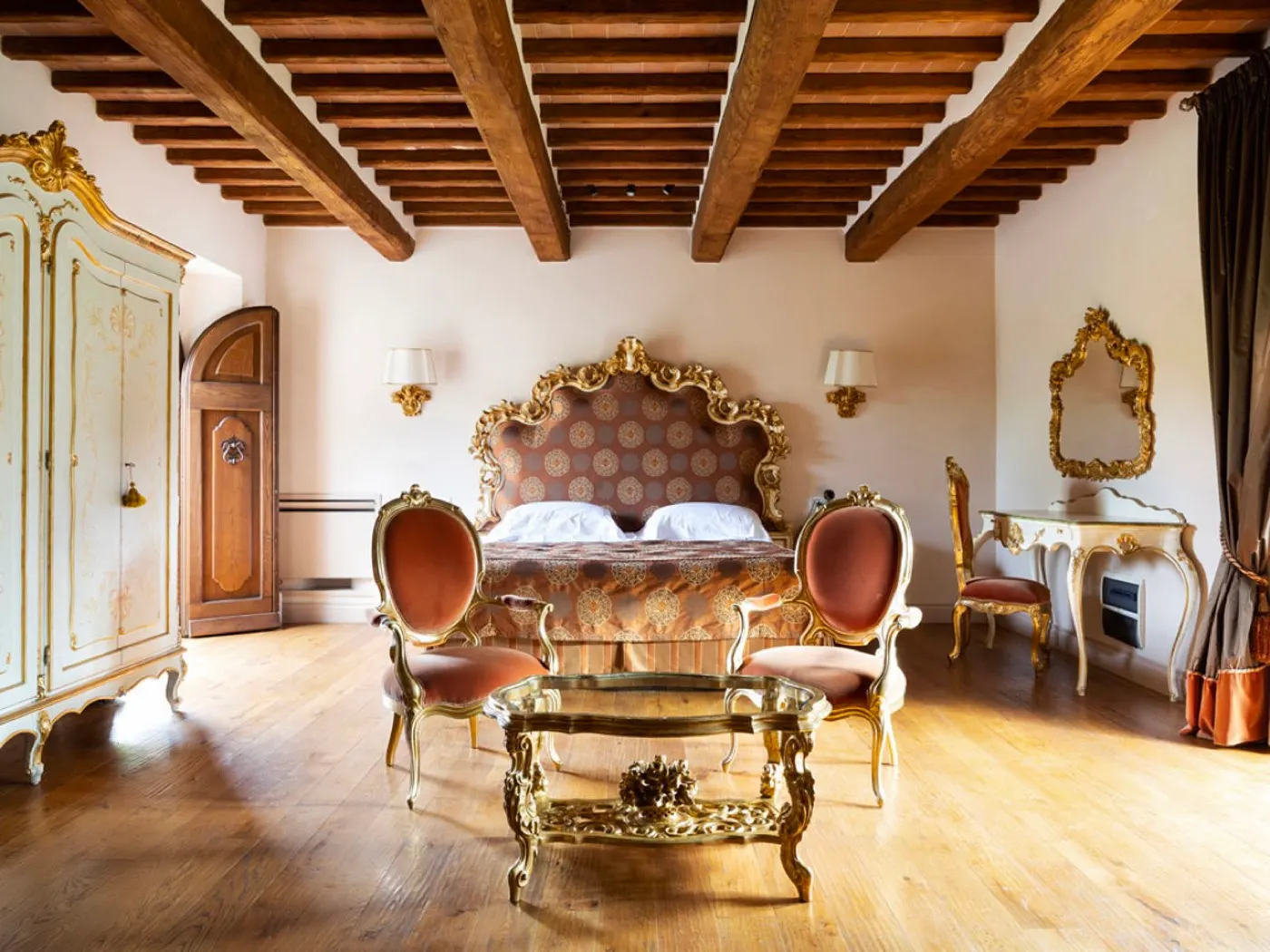 Suite bedroom