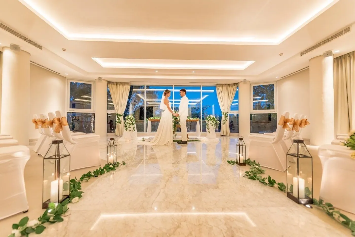 Indoor ceremony set-up