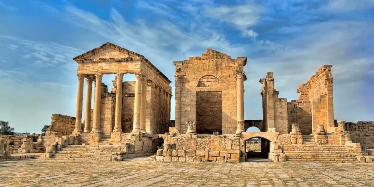The three Roman temples of the forum at Sufetula