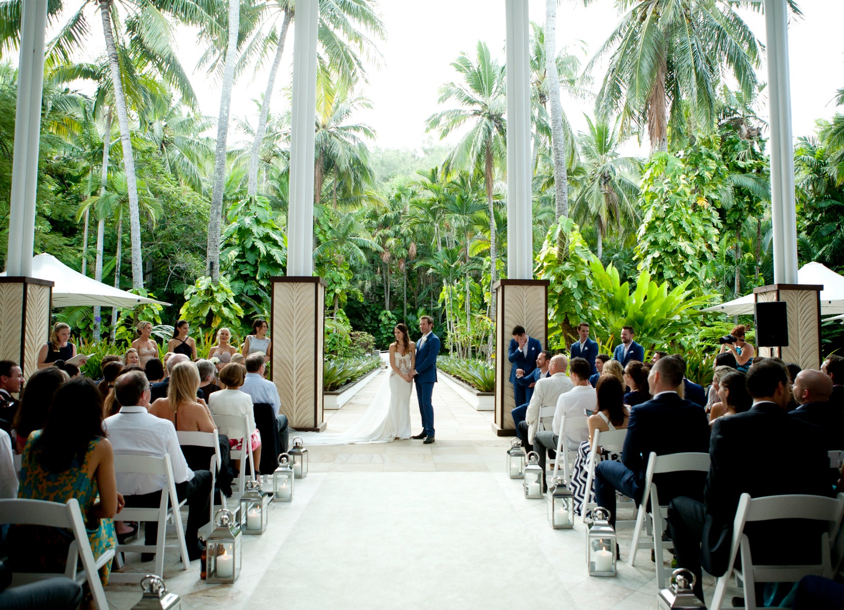 A PICTURESQUE WEDDING ON HAYMAN ISLAND | Wedded Wonderland