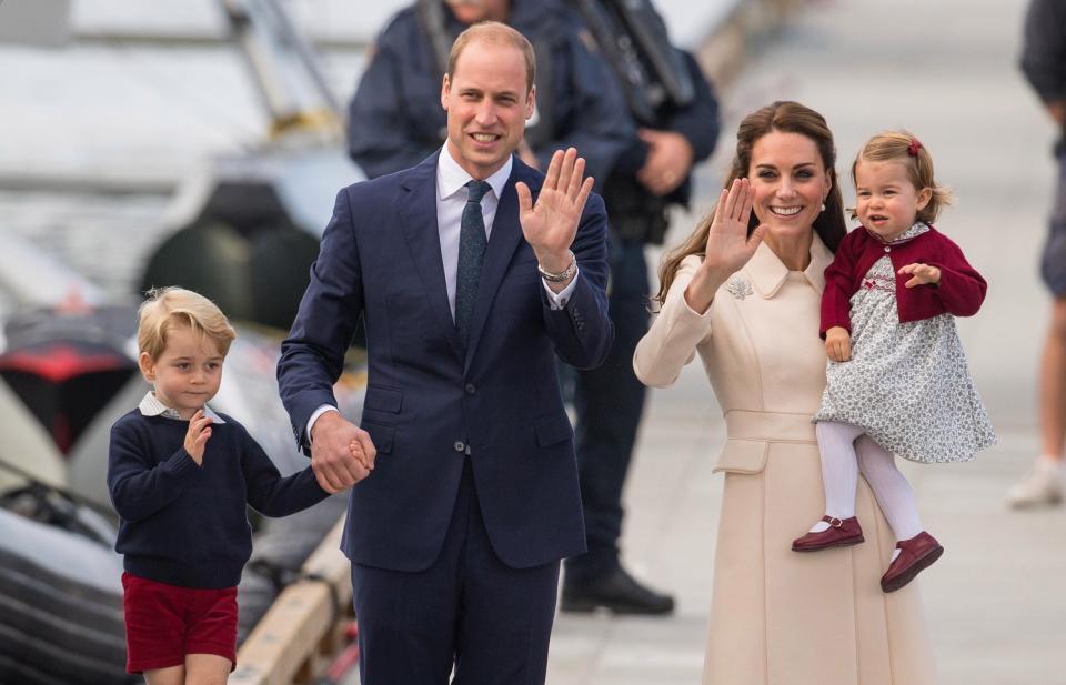 prince william, kate, george and charlotte waving