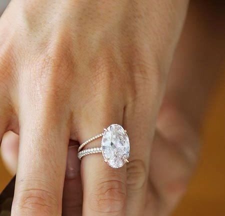 blake lively engagement ring close up