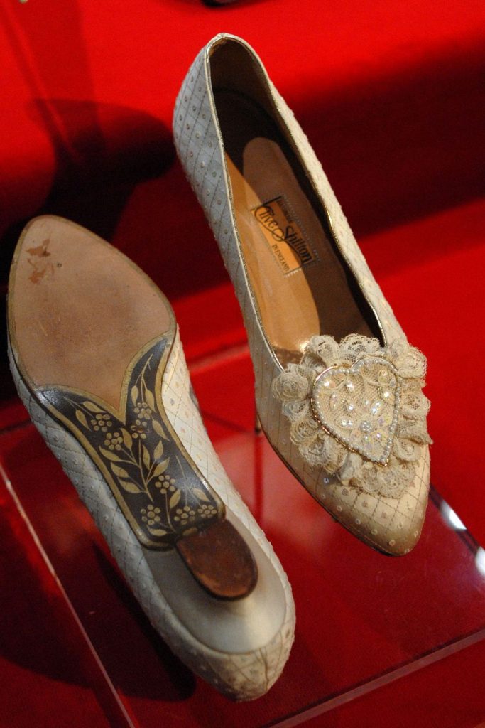 princess diana-wedding-shoes