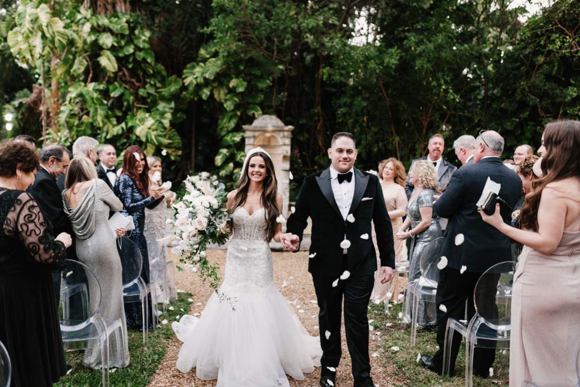 This Wedding's Menu Included Chicken And Waffles, Burgers And Fries ...