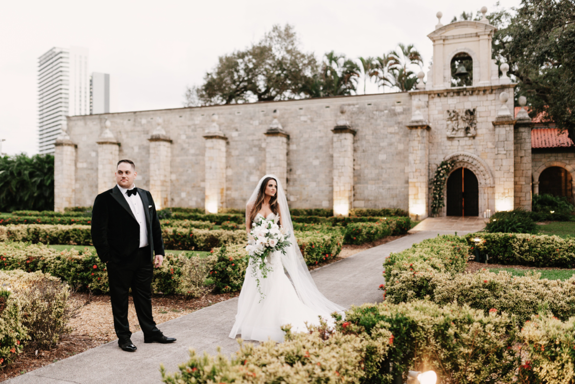 This Wedding's Menu Included Chicken And Waffles, Burgers And Fries ...