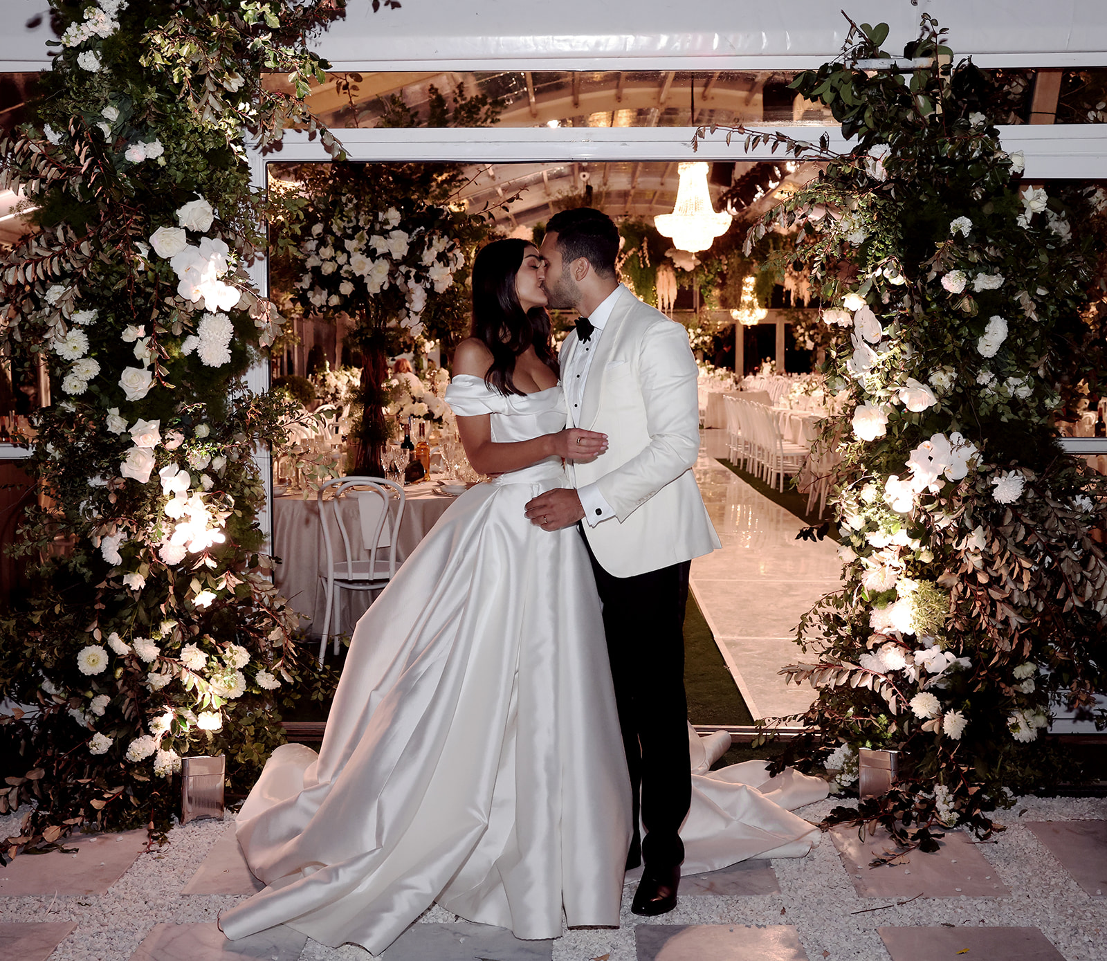 A Classic And Timeless Marquee Wedding | Wedded Wonderland