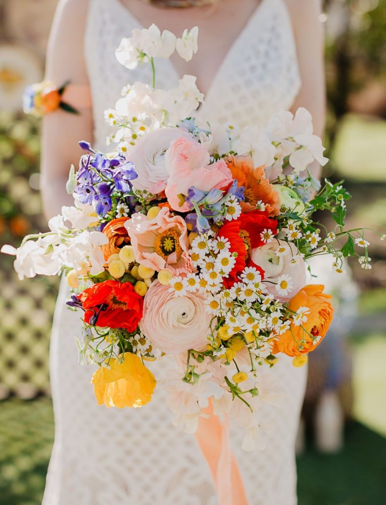 Top 20 Wedding Bouquets for 2023 (And Their Season!) 3 vibrant and colorful bouquet for summer wedding in 2023