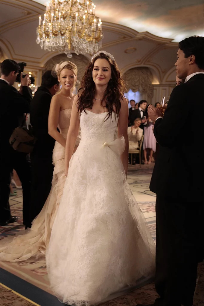 Blair's white wedding dress for marriage with Louis.