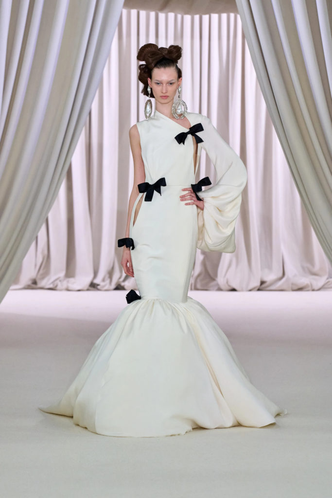 Giambattista Valli Bridal Look from Paris Fashion Week 2023