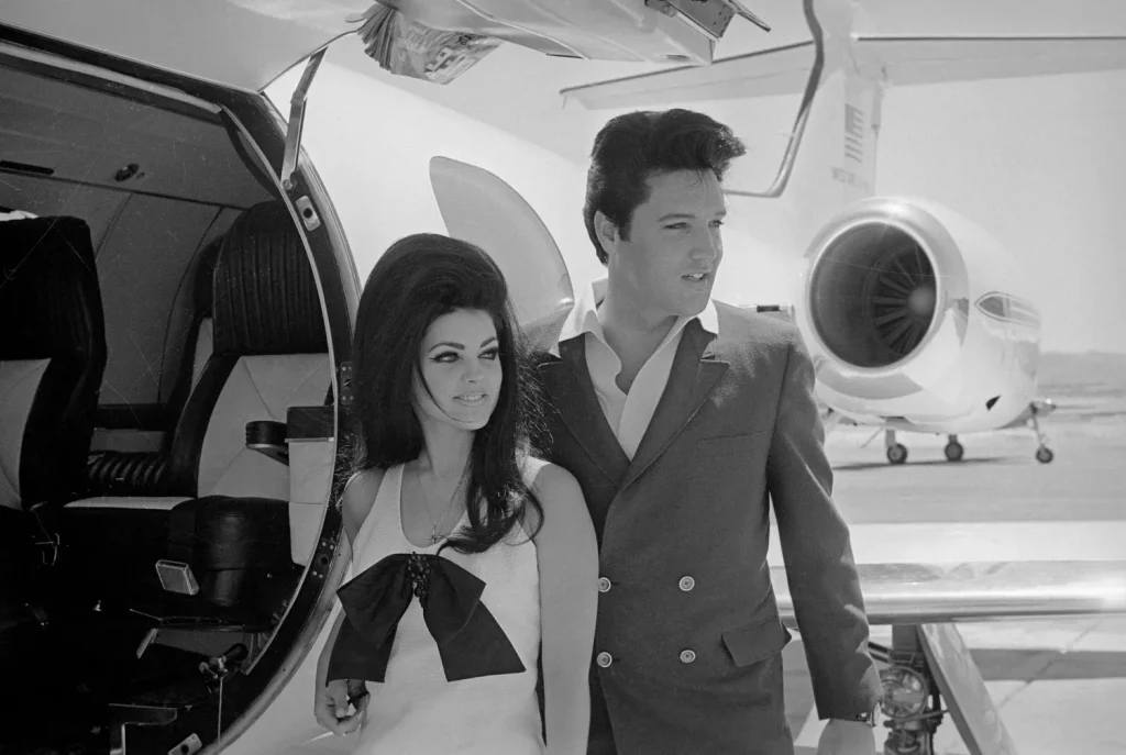 In September 1959 Elvis Presley meets Priscilla Beaulieu